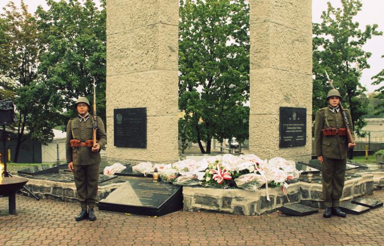 1 września minie 81 lat od napaści hitlerowskich Niemiec na Polskę i rozpoczęcia największego w historii konfliktu zbrojnego. Uroczystości upamiętniające wybuch II Wojny Światowej odbędą się na Skwerze Solidarności, przy Pomniku Pamięci Losów Ojczyzny.  