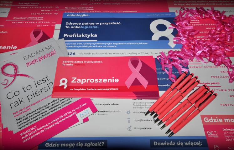Październik jest na całym świecie miesiącem świadomości raka piersi. Nasze miasto także włącza się w działania w ramach kampanii przeciwrakowej. 15 października zapraszamy wszystkich zainteresowanych na dzierżoniowski rynek na spotkanie ze specjalistami z Dolnośląskiego Centrum Onkologii we Wrocławiu.