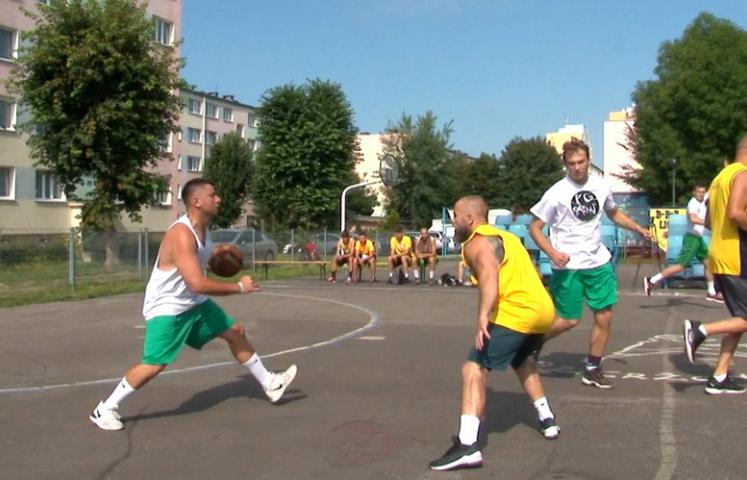 Ten turniej rozgrywany jest od 1998 roku, a dzięki niemu uliczna koszykówka to jeden ze sportowych znaków firmowych Dzierżoniowa. 