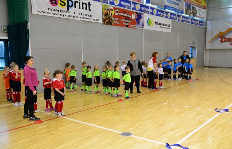 We wtorek na bieżni lekkoatletycznej znajdującej się na terenie Ośrodka Sportu i Rekreacji w Dzierżoniowie najmłodsi mieszkańcy będą poznawać uroki „Królowej sportu”.