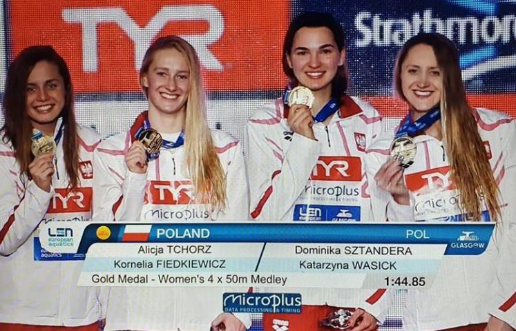 Polska sztafeta z Dominiką Sztanderą w składzie wywalczyła złoty medal Mistrzostw Europy. To pierwszy złoty krążek dla naszego kraju w damskiej sztafecie. 
