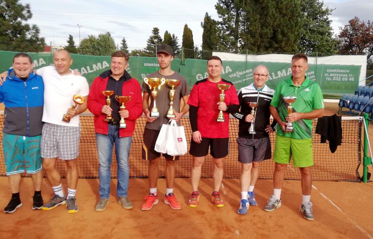 W dwóch kategoriach: singiel mężczyzn OPEN oraz debel mężczyzn rozegrano w dniach 28-29 września na kortach dzierżoniowskiego OSiR-u Turniej Tenisa Ziemnego Galma Cup.