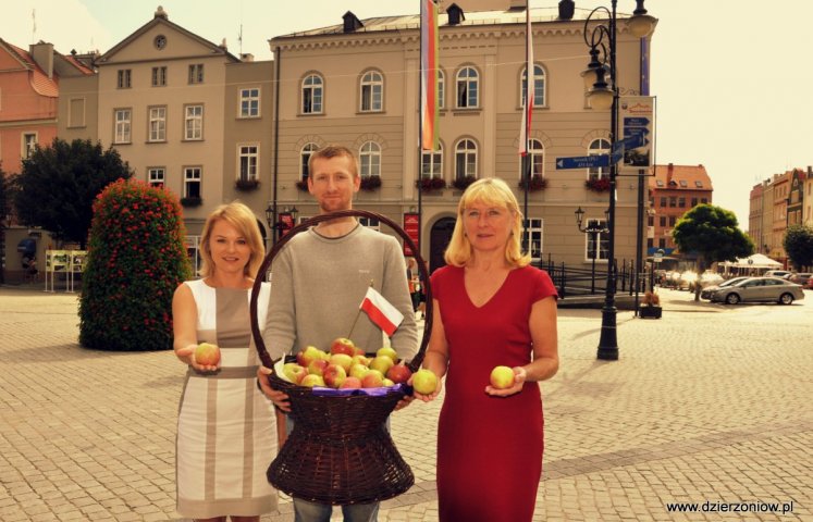 Dzierżoniów: Żyj zdrowo, jedz polskie jabłka