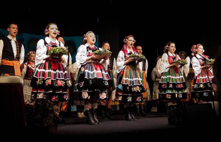 Po latach nieobecności, do kalendarza imprez wraca Kalejdoskop Kultur Dolnego Śląska. Z okazji obchodów 100-lecia Odzyskania Niepodległości, w tym roku skupiamy się na tradycjach ojczystych właśnie. Planujemy spotkania muzyczne, kulinarne i filmowe.