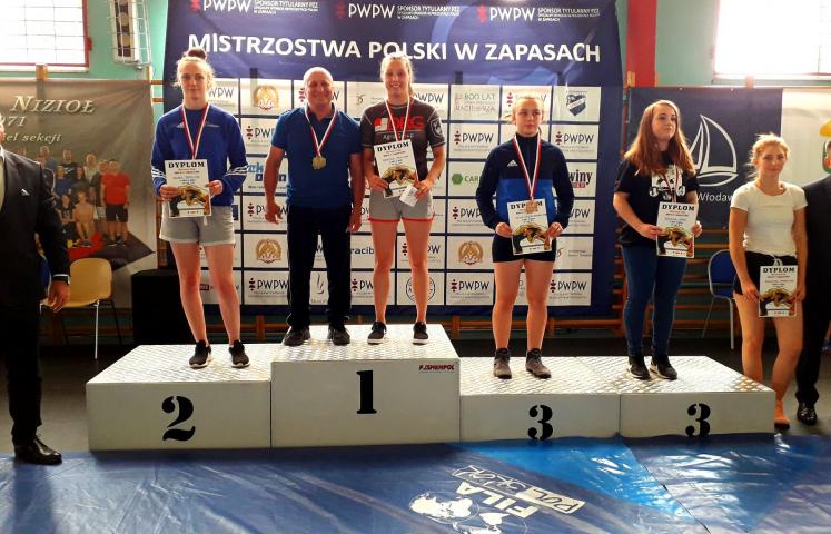 Złoty medal w Mistrzostwach Polski Juniorek w zapasach należy do Pauliny Martyki. Zawodniczka MULKS Junior Dzierżoniów rywalizowała ze 175 zawodnikami z 50 klubów z klubów z Polski.