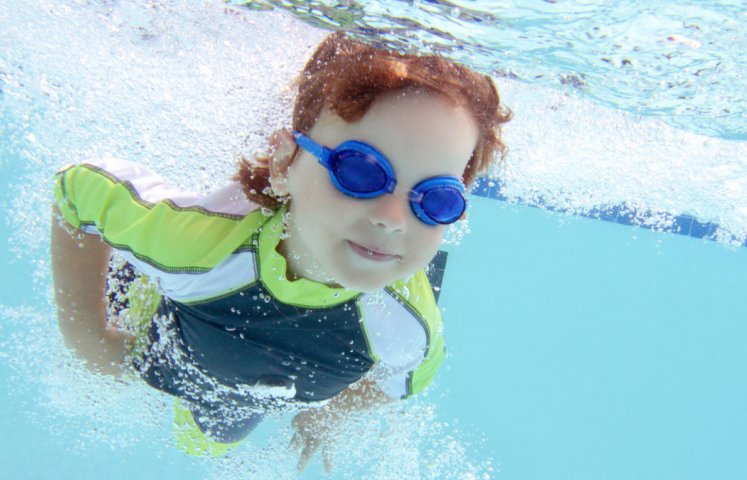 Można tam nie tylko pływać wyczynowo, lecz także nauczyć się w ogóle pływać. Międzyszkolny Klub Sportowy „Dziewiątka” Dzierżoniów ogłasza nabór otwarty na sezon pływacki 2016/2017. Zapisy ruszają 12 września.