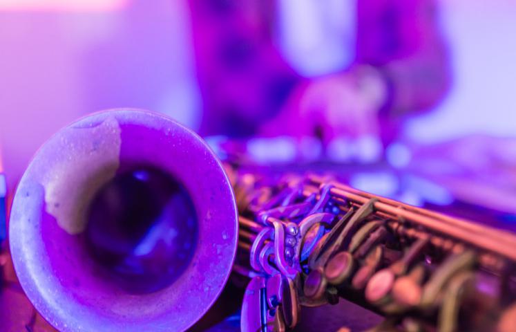 Po 5 latach działalności Stowarzyszenia Jazzowy Pegazz zmienia się formuła promowania muzyki jazzowej w Dzierżoniowie. Od stycznia 2020 w miejsce Stowarzyszenia Jazzowy Pegazz - jako jego kontynuacja - powstaje Dzierżoniowska Grupa Nieformalna Klub Jazzowy Pegazz. Ty też możesz zostać jej członkiem.