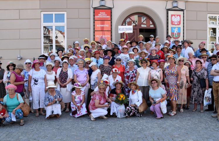 Wszystkich mieszkańców, a szczególnie seniorów zapraszamy w imieniu Polskiego Związku Emerytów Rencistów i Inwalidów. 25 sierpnia, o godzinie 14.00 parada ruszy z ul. Wrocławskiej.