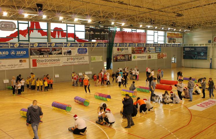 Uczniowie placówek specjalnych i integracyjnych z powiatu dzierżoniowskiego w wieku od 6 do 13 lat wezmą udział we wtorek 3 grudnia w XV Paraolimpiadzie Powiatowej. Odbędzie się ona hali Ośrodka Sportu i Rekreacji w Dzierżoniowie.