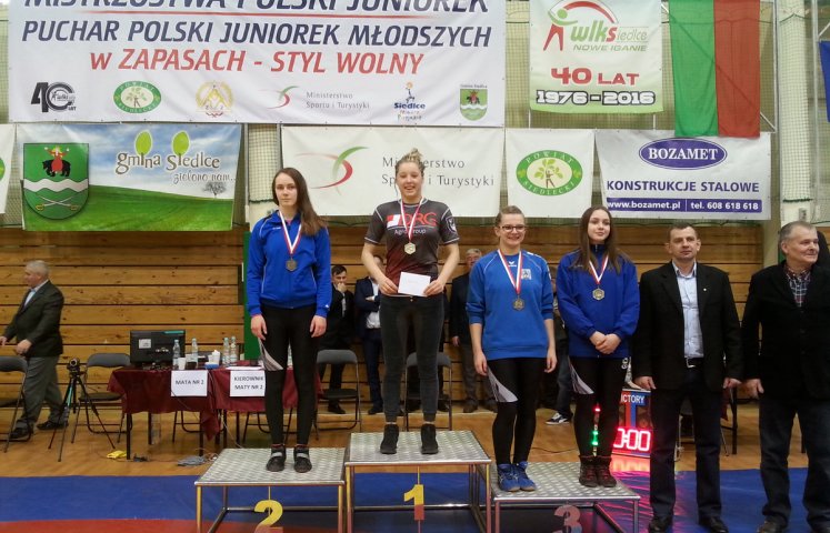 Wygrała pięć walk i zdobyła złoty medal. Zawodniczka MULKS Junior Dzierżoniów Paulina Martyka wygrała Puchar Polski Kadetek w Zapasach oraz Mistrzostwa Polski Juniorek w Zapasach, które odbyły się w Siedlcach w dniach 4-5 marca.