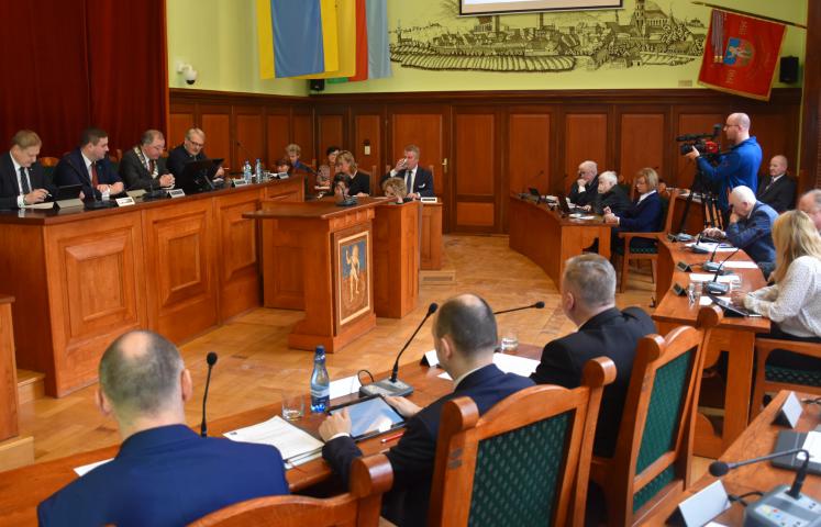 Formy pomocy i wsparcia, jakiego miasto udziela osobom niepełnosprawnym, omawiano podczas ostatniej sesji Rady Miejskiej Dzierżoniowa. 