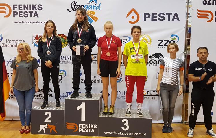 Po raz kolejny Wiktoria Szeliga (54 kg) z MULKS Junior Dzierżoniów potwierdziła prym w kraju zdobywając brązowy medal w kat. 54 kg na Mistrzostwach Polski Szkół Podstawowych w Zapasach w stylu wolnym, które odbyły się w dniach 6-8 września w Stargardzie.