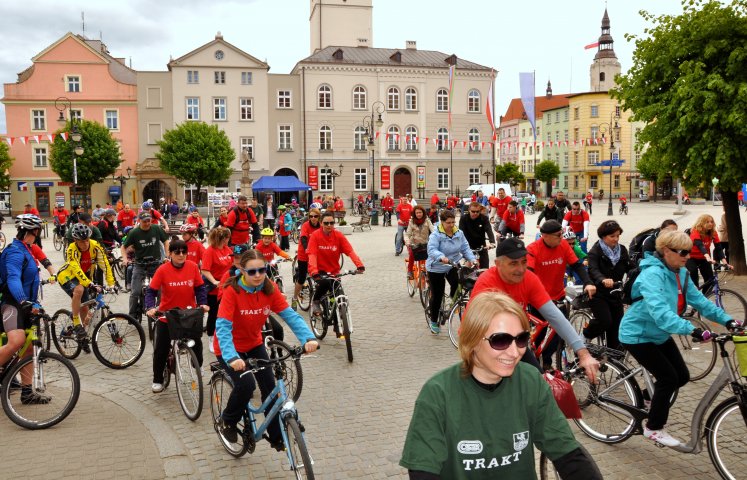 Szykujcie rowery, wygodne buty, grille i rezerwujcie termin. 15 maja TRAKT, czyli Terenowy Rajd Amatorów Kolarstwa i Turystyki. Będzie w sumie 12 tras, w tym 3 piesze i jedna motocyklowa. A dla amatorów grillowania – Otwarte Mistrzostwa Dzierżoniowa w Grillowaniu.