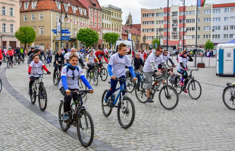 1704 osoby wzięły udział w tegorocznej edycji TRAKT-u. 7 maja na trasy wyruszyli i piechurzy, i rowerzyści. Najwięcej osób wybrało rowerowe 20 km (337 osób) i 10 km (324 osoby). Dużą popularnością cieszyły się także Trakt Smoka oraz trasa rowerowa na 30 km.