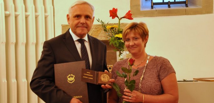 Burmistrz Dzierżoniowa, Marek Piorun oraz starostka Lanškroun Stanislava Švarcová, podczas Jubileuszu Miast Partnerskich.