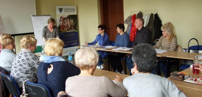 Jak radzić sobie ze stresem, być asertywnym i dobrze zarządzać swoim czasem? Odpowiedzi na te pytania znajdziemy uczestnicząc w treningach i warsztatach organizowanych przez dzierżoniowskie Centrum Aktywizacji Społecznej.  