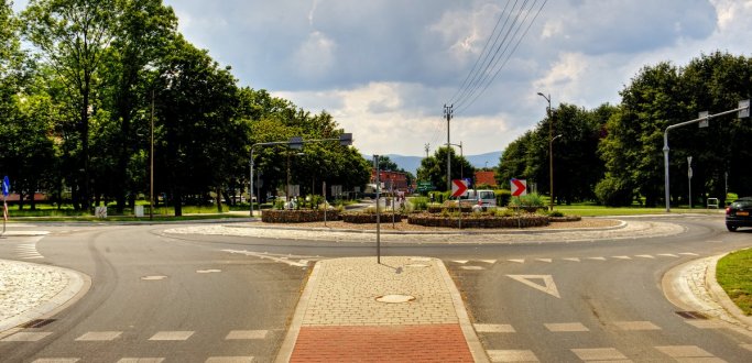 Dzierżoniów: Rondo Polskiego Państwa Podziemnego - taką nazwę nosi rondo na skrzyżowaniu ulic Piastowskiej i Złotej