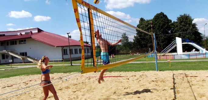 Na boisku przy basenie odkrytym Ośrodka Sportu i Rekreacji w Dzierżoniowie odbył się 7 sierpnia III Turniej z cyklu Grand Prix w Siatkówce Plażowej. Drużyny rywalizowały ze sobą systemem brazylijskim. 