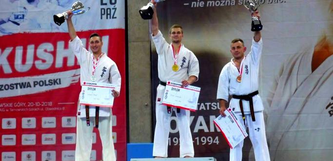Tomasz Staściuk z dzierżoniowskiego Klubu Karate Kyokushin wywalczył brązowy medal podczas XIX Mistrzostw Polski Seniorów i Juniorów Młodszych w Tarnowskich Górach.