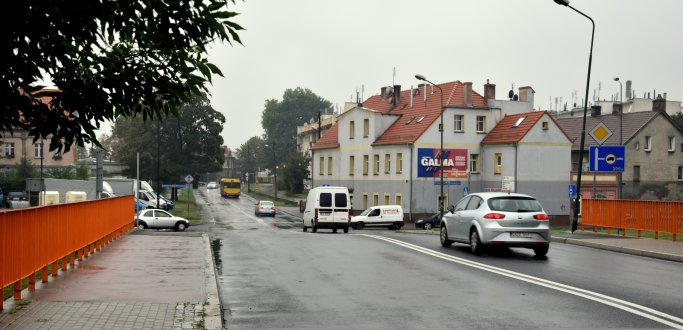 Tegoroczna inwestycja obejmie odcinek od mostu nad rzeką Piława, do torów kolejowych. Jej wykonanie wiąże się z wprowadzeniem tymczasowej organizacji ruchu, która zostanie wprowadzona już w środę.