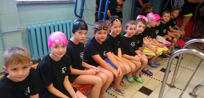 Dwa złote i trzy srebrne medale, nowe rekordy życiowe i doświadczenie – to zdobycze młodych pływaków MKS 9 na VI Zawodach Andrzejkowych, które odbyły się 2 grudnia na basenie w Dzierżoniowie.