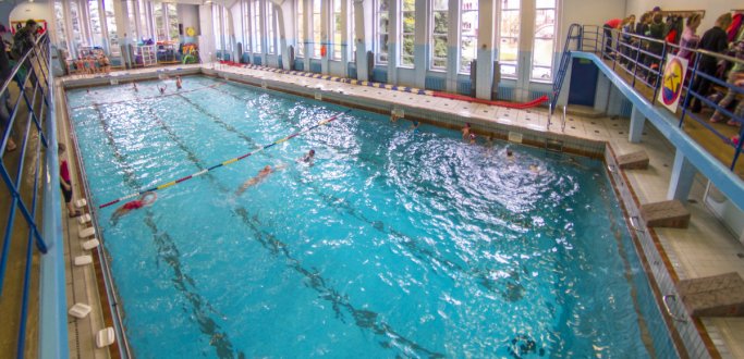 To oferta Ośrodka Sportu i Rekreacji w Dzierżoniowie nie tylko dla nocnych marków, ale dla wszystkich miłośników aktywnego spędzania czasu w wodzie. Nocne pływanie będzie można uprawiać w każdy drugi piątek miesiąca w godzinach 22:00-23.30.