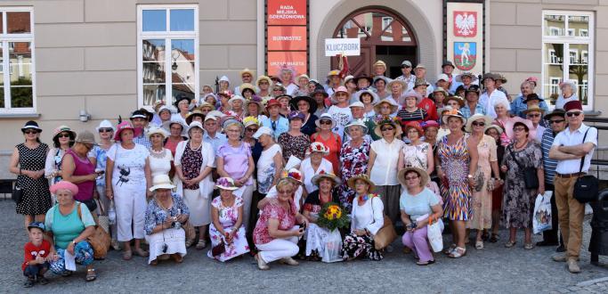 Wszystkich mieszkańców, a szczególnie seniorów zapraszamy w imieniu Polskiego Związku Emerytów Rencistów i Inwalidów. 25 sierpnia, o godzinie 14.00 parada ruszy z ul. Wrocławskiej.