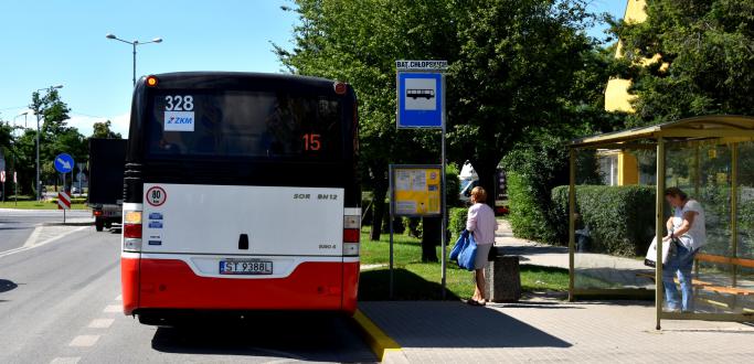 Pasażerowie linii autobusowych nr 15, 21 i 22 mogą korzystać z dodatkowego przystanku przy ul. Batalionów Chłopskich. Ułatwi to podróżowanie na czas trwających remontów. Takie rozwiązanie, to odpowiedź na prośby mieszkańców.