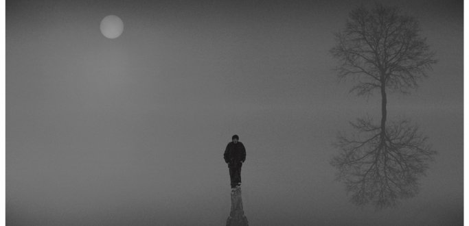 Zdjęcia Jacka Rangno można oglądać w holu dzierżoniowskiego "Zbyszka" do 24 czerwca. Ich autor w metaforyczny sposób przedstawia świat widziany własnymi oczami. Światłem wydobywa z ciemności wyraziste i sugestywne obrazy.