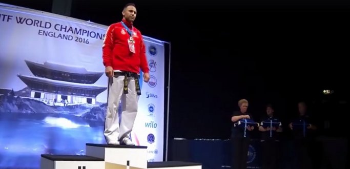 Sebastian Maniak obronił tytuł mistrza świata w technikach specjalnych (Senior Black Belts 36+). Mistrzostwa Świata ITF Taekwon-do, które odbyły się w angielskim Brighton. 