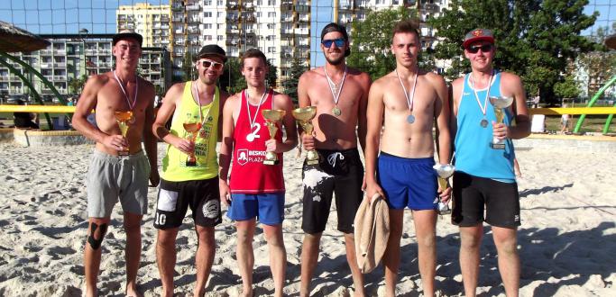 Osiem najlepszych drużyn rywalizowało w niedzielę w finale Grand Prix w Siatkówce Plażowej. 