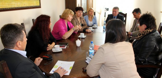 Ukraińscy samorządowcy rozmawiają z burmistrzem