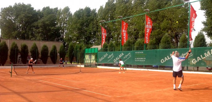 Ośrodek Sportu i Rekreacji w Dzierżoniowie oraz Dzierżoniowskie Towarzystwo Tenisa Ziemnego zapraszają na Turniej Tenisa Ziemnego Mikstów i Debli, który odbędzie na kortach dzierżoniowskiego OSiR-u w dniach 27-28 maja.