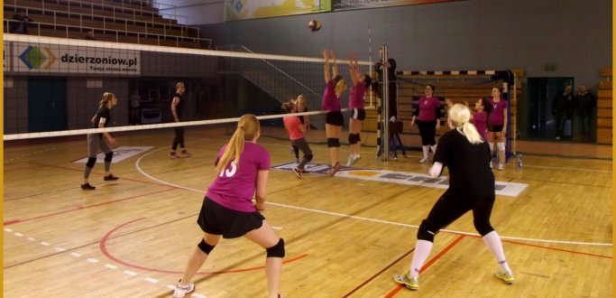 W dwóch kategoriach wiekowych: kadetki oraz juniorki/seniorki rywalizowały uczestniczki Walentynkowego Turnieju Piłki Siatkowej Dziewcząt. Odbył się on w niedzielę 21 lutego w hali Ośrodka Sportu i Rekreacji w Dzierżoniowie. Zwyciężyły wrocławianki.