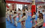 Nauka gry i zabawy ale też podstawowych technik, umiejętności upadania i walki prezentowane będzie podczas specjalnych zajęć organizowanych już po raz 24 w ferie przez Dzierżoniowscy Klub Sportowy Karate Kyokushin.