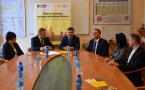 W piątek 20 stycznia w Urzędzie Miasta w Dzierżoniowie podpisano umowę o współpracy miasta z Zarządem Dolnośląskiego Funduszu Rozwoju. To tylko jeden z kolejnych kroków jakie podejmowanych przez miasto w celu rozwoju lokalnej gospodarki. Jak mogą skorzystać na tym lokalne firmy? 