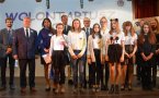 Są młodzi, chce im się pomagać oraz poświęcać swój wolny czas innym. Młodzi mieszkańcy Dzierżoniowa tworzą coraz liczniejszą grupę wolontariuszy. Właśnie poznaliśmy tych, którzy najaktywniej działali w 2017 roku.  