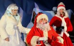 Nawet psoty Królowej Śniegu nie udaremniły Mikołajowi przybycia do dzierżoniowskich dzieci. 5 grudnia Święty pojawił się na rynku w asyście motocyklistów, by rozdać najmłodszym słodkie upominki.