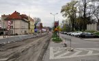 Od soboty, na parking wzdłuż ul. Batalionów Chłopskich (od ul. Ząbkowickiej, do ul. Prochowej) będzie można wjechać wyłącznie od ul. Prochowej. To bardzo ważna informacja dla osób parkujących tu swoje auta oraz kierowców wyjeżdżających z rynku. 