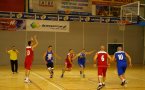 Pięć zespołów rywalizuje w tegorocznej lidze koszykówki SEMI-ART. Wszystkie mecze rozgrywane są w hali dzierżoniowskiego ośrodka sportu. Kibiców basketu zapraszamy w środy od godziny 18.00.