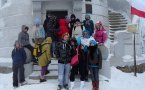 Dzierżoniów: Uczniowie z Serocka w każde ferie odwidzają nasze miasto. Podczas tygodniowego pobytu uczą się jeździć na nartach